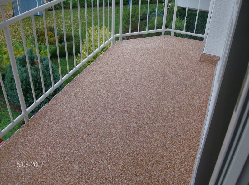 Bodenbeschichtung & Balkonsanierung mit Colorquarz | Martin Bauservice